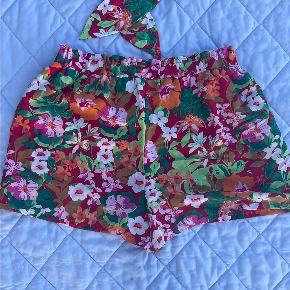 ♥️ Floral Halter Top and Shorts Set - Picture 5 of 7